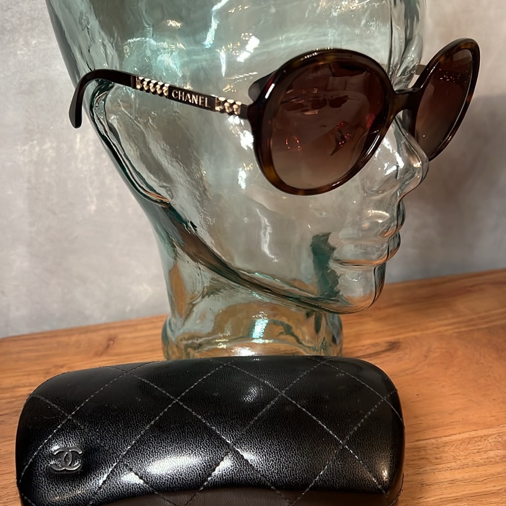 Authentic Chanel sunglasses ..